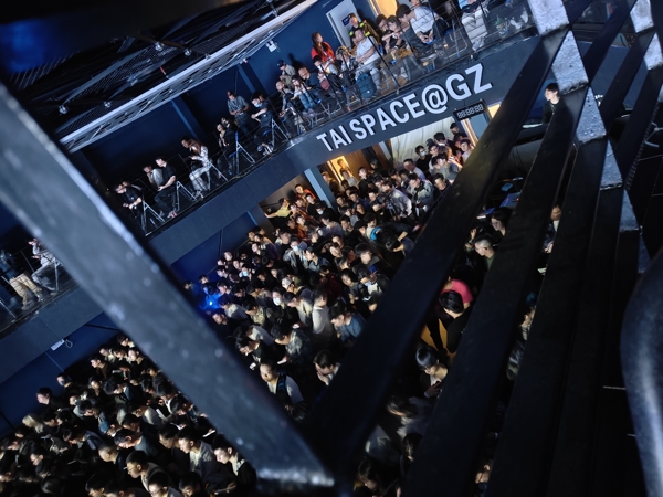 事实证明我的选择是对的，没想到场馆的普票都站不下了，另外震惊艾露在中国居然有这么多粉丝