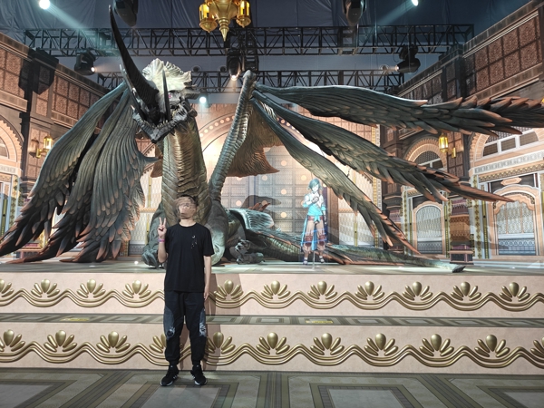 游末邦元首办公室合影（无影.jpg）