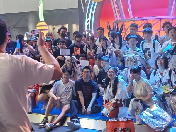 遇见了知名主播阿萨桑