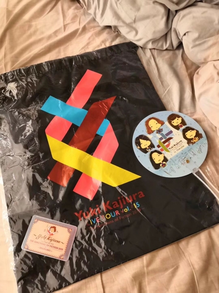 场贩和无料合影（这个巡演logo很好看，后悔当时没有买场T）