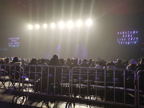 内场后区舞台视角